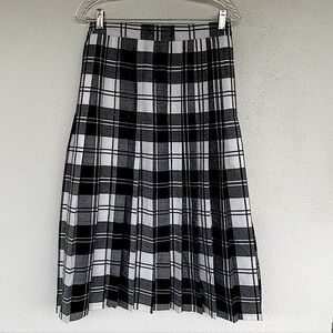 O’Neil of Dublin, 100% wool skirt